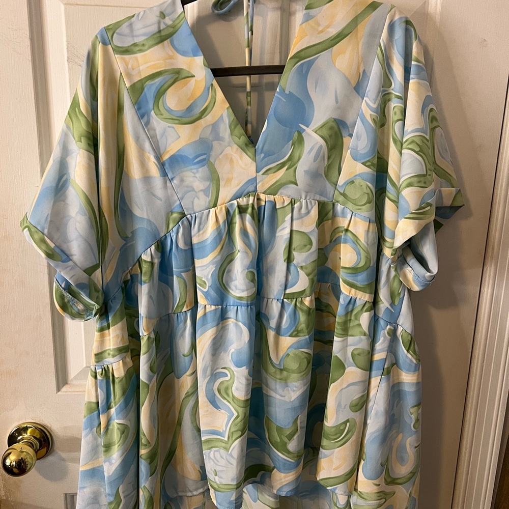 Flowy V-Neck Tunic Top in Pastel Blue, Green & Cream